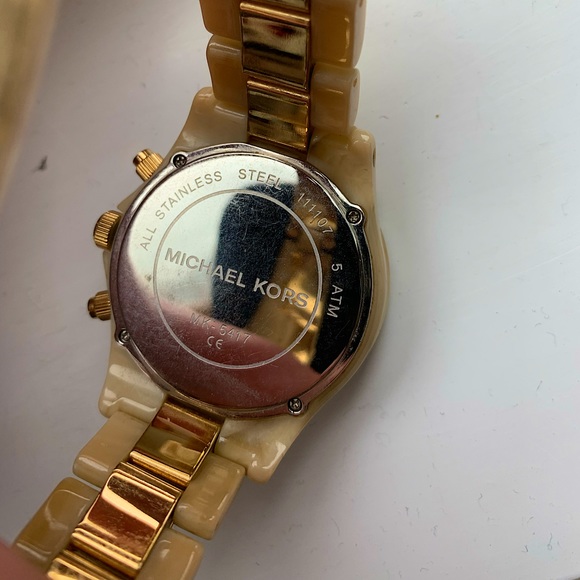 MK watch, Micheal Kors watch. - Picture 3 of 4